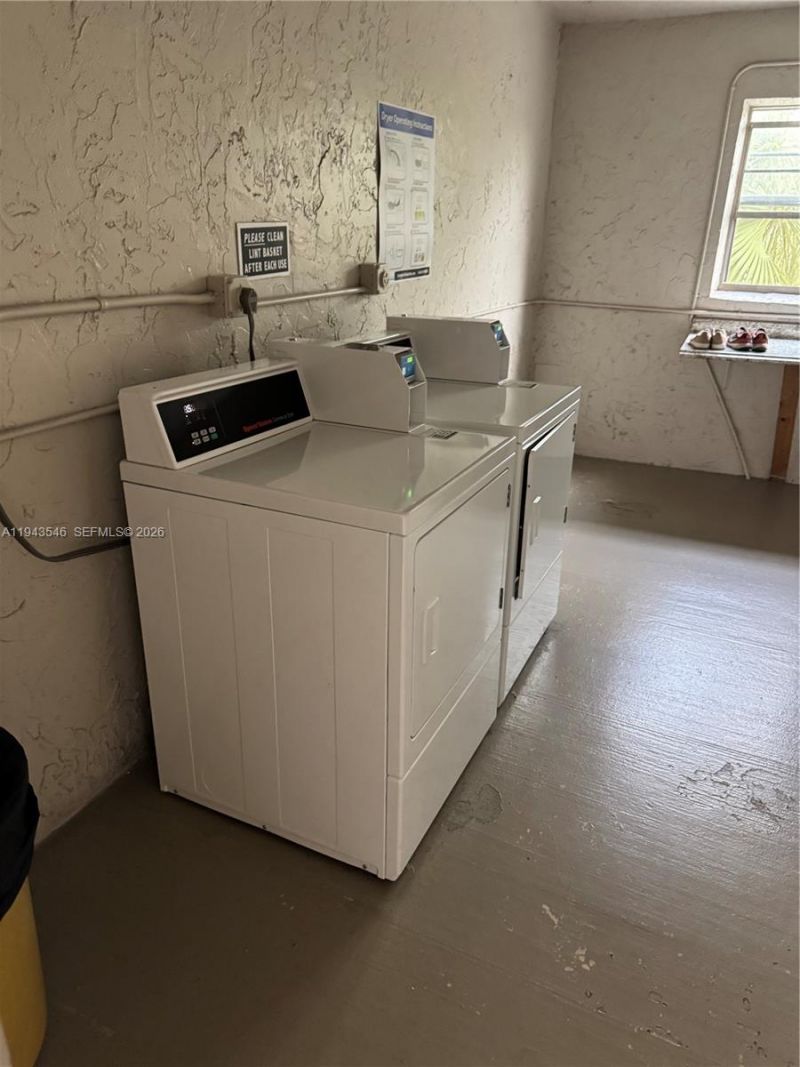 9450 Poinciana Pl, Unit 405, Davie, FL 33324 Photo