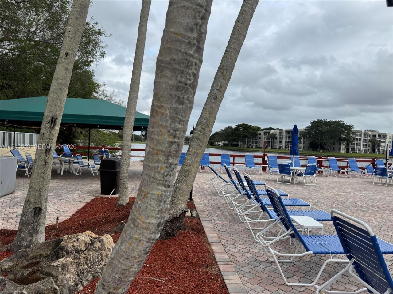 9450 Poinciana Pl, Unit 405, Davie, FL 33324 Photo