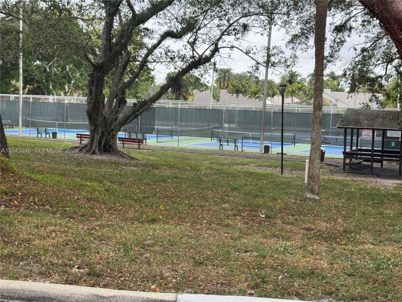 9450 Poinciana Pl, Unit 405, Davie, FL 33324 Photo