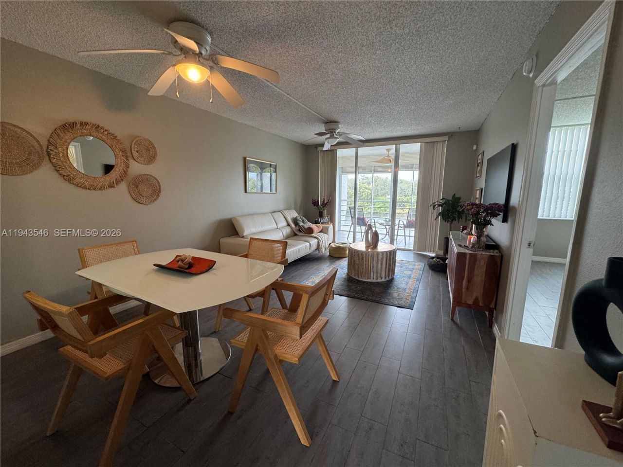 9450 Poinciana Pl, Unit 405, Davie, FL 33324 Photo