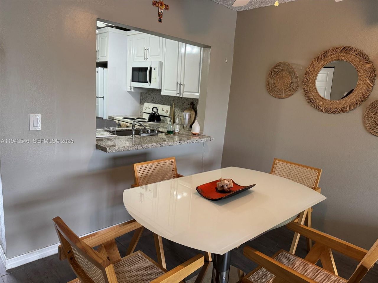 9450 Poinciana Pl, Unit 405, Davie, FL 33324 Photo