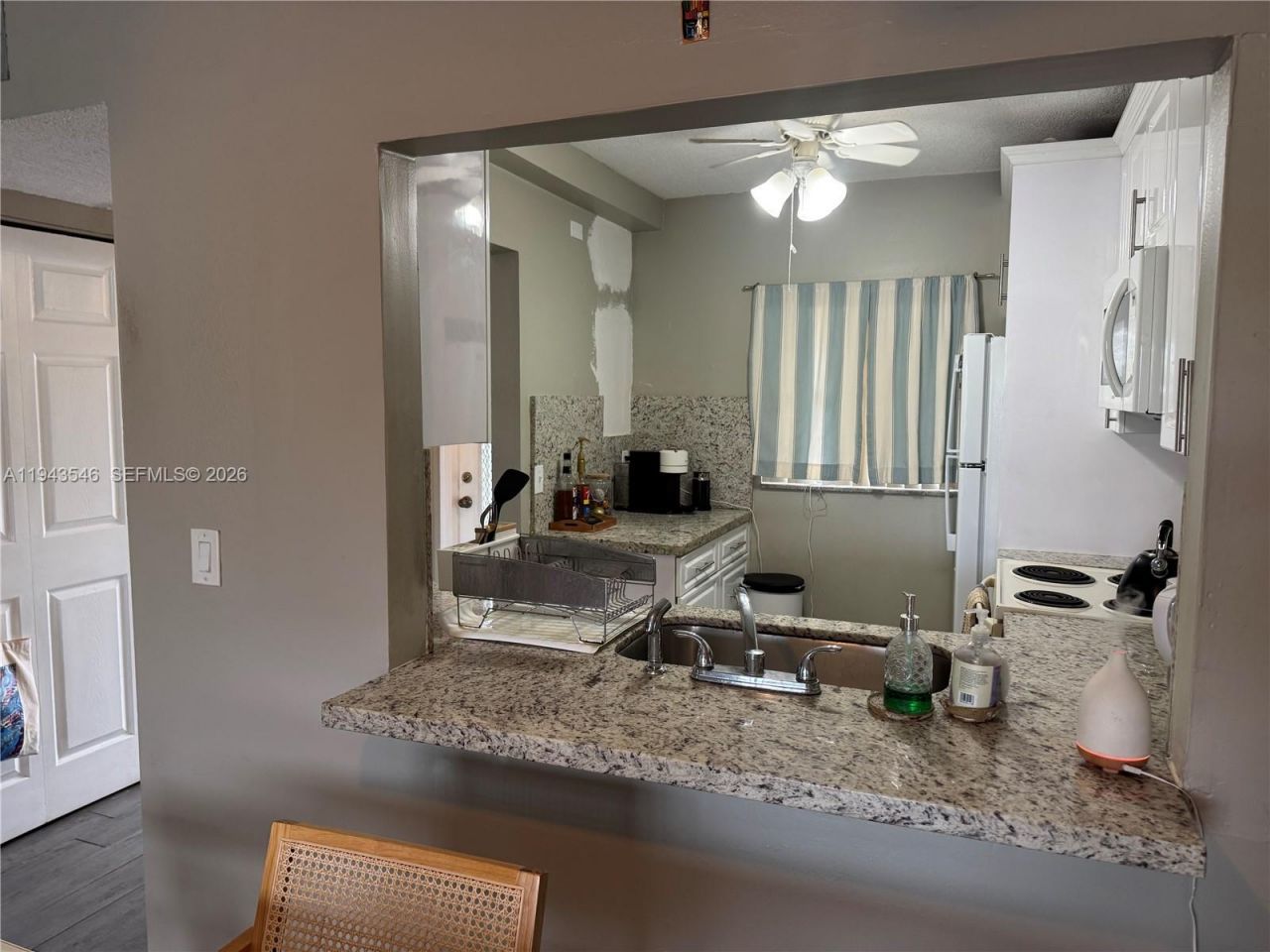 9450 Poinciana Pl, Unit 405, Davie, FL 33324 Photo