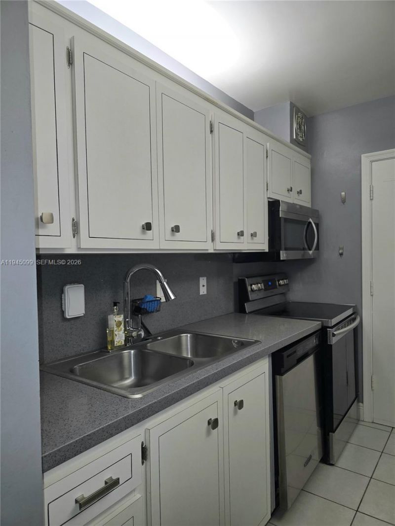 2171 NE 66th St, Unit 827, Fort Lauderdale, FL 33308 Photo