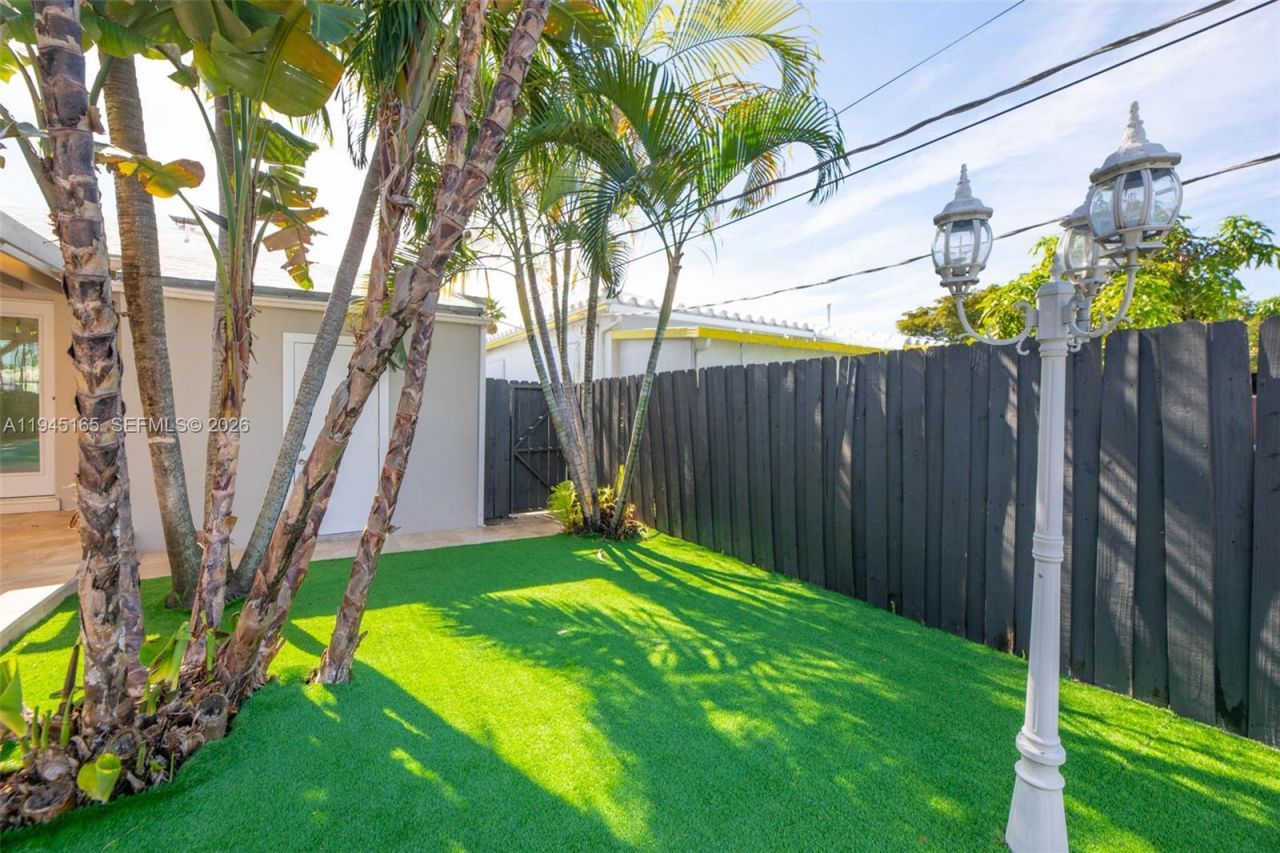 1627 Moffett St, Hollywood, FL 33020 Photo