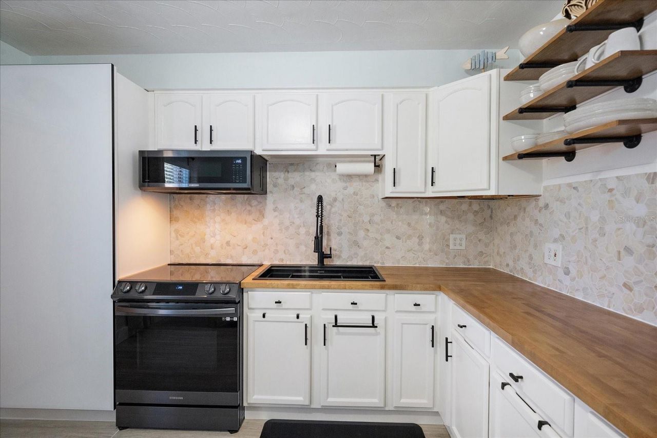 1909 27th Street W, Bradenton, FL 34205 Photo