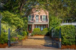 14 1/2 Murray Boulevard photo 4