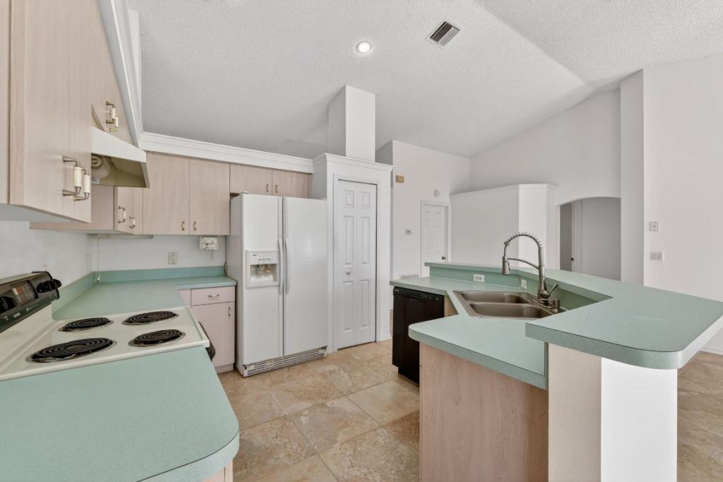 184 SW Uneeda Place, Port Saint Lucie, FL 34953 Photo