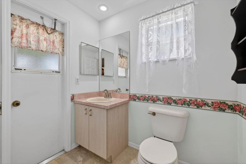 184 SW Uneeda Place, Port Saint Lucie, FL 34953 Photo