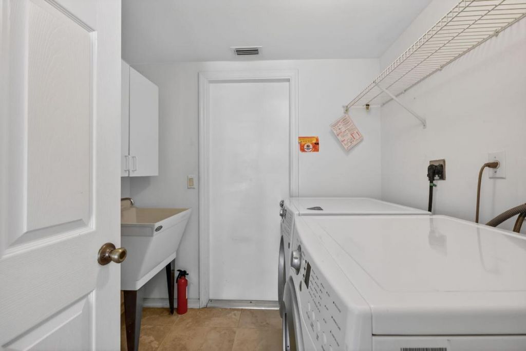 184 SW Uneeda Place, Port Saint Lucie, FL 34953 Photo