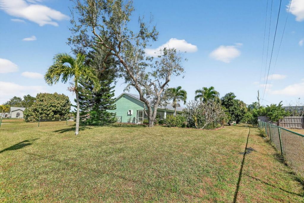 184 SW Uneeda Place, Port Saint Lucie, FL 34953 Photo