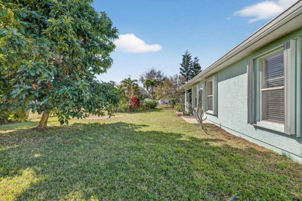 184 SW Uneeda Place, Port Saint Lucie, FL 34953 Photo