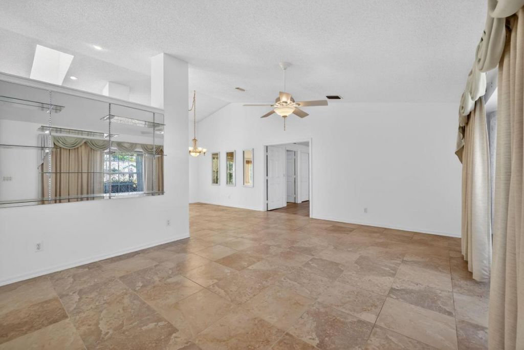 184 SW Uneeda Place, Port Saint Lucie, FL 34953 Photo