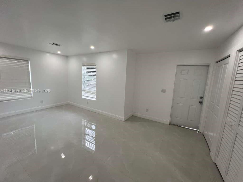 2850 NW 7th St, Fort Lauderdale, FL 33311 Photo