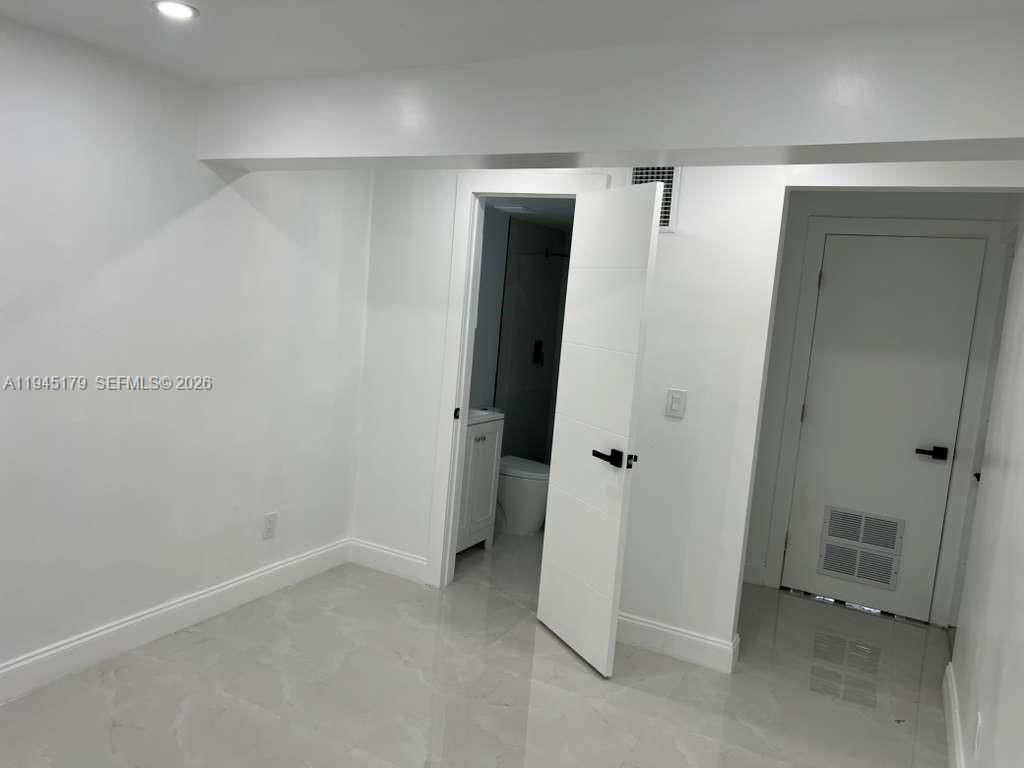 2850 NW 7th St, Fort Lauderdale, FL 33311 Photo