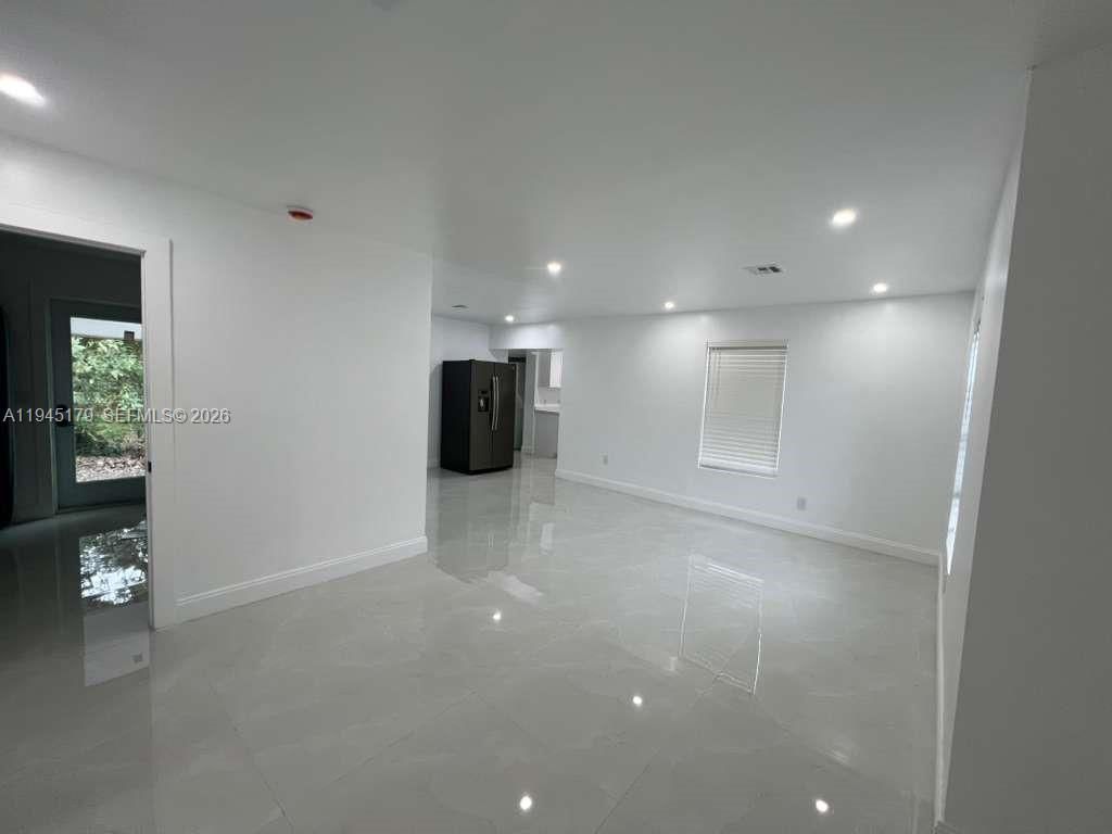 2850 NW 7th St, Fort Lauderdale, FL 33311 Photo