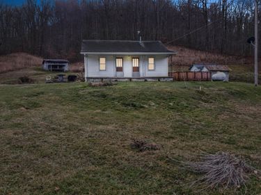 25 Calk Lake Road, Jeffersonville, KY 40337