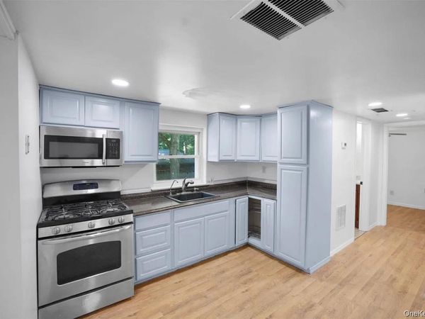 6 Farmingdale Lane, Bloomingburg, NY 12721