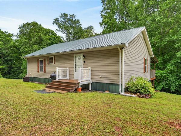 122 Lakeview Rd, Stewart, TN 37175