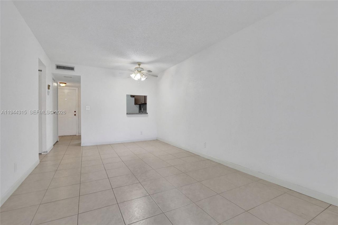 3180 Holiday Springs Blvd , Unit 5-109, Margate, FL 33063 Photo