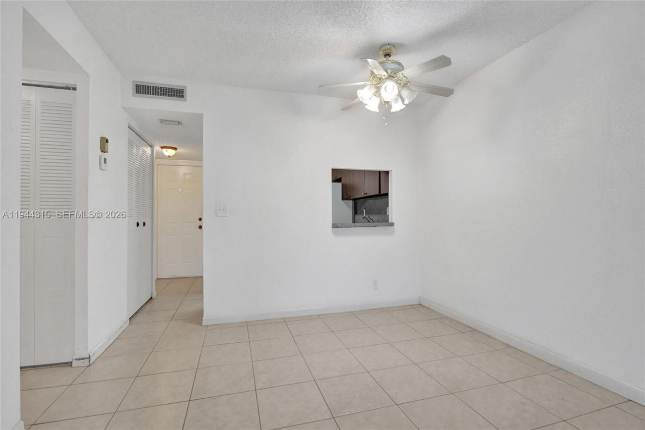 3180 Holiday Springs Blvd , Unit 5-109, Margate, FL 33063 Photo