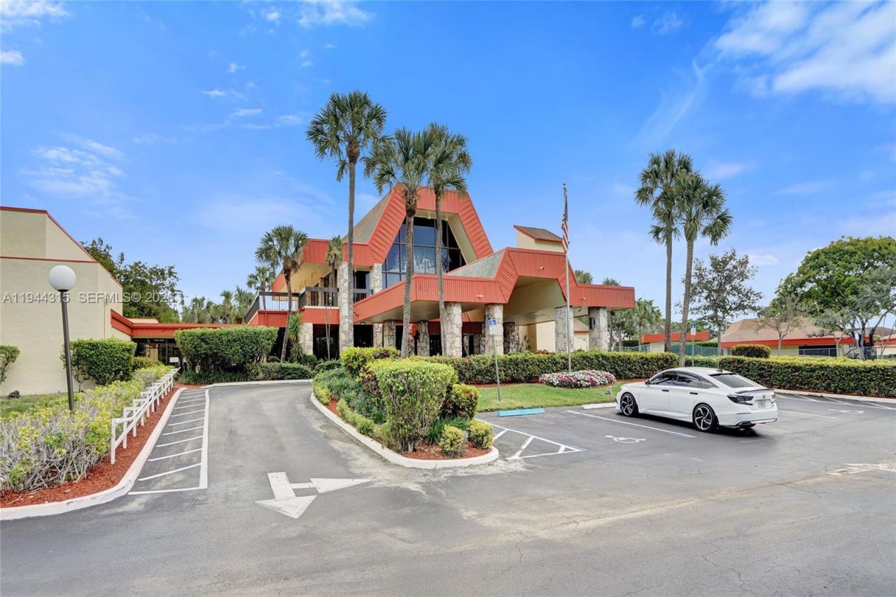 3180 Holiday Springs Blvd , Unit 5-109, Margate, FL 33063 Photo