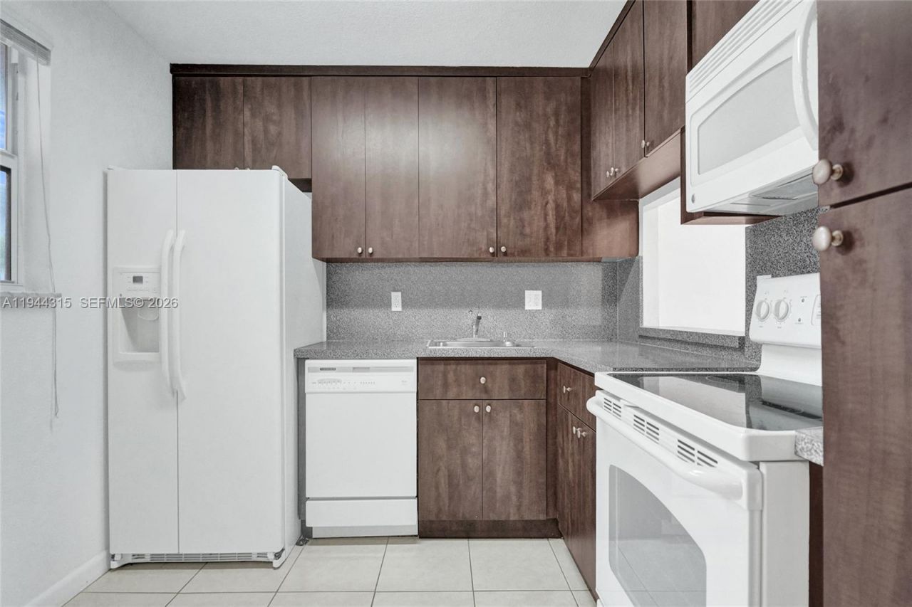 3180 Holiday Springs Blvd , Unit 5-109, Margate, FL 33063 Photo