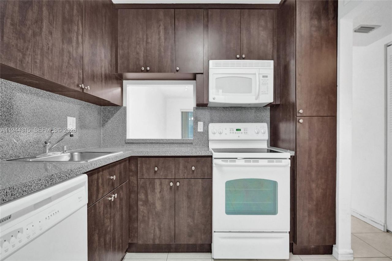 3180 Holiday Springs Blvd , Unit 5-109, Margate, FL 33063 Photo