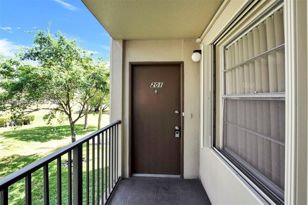 400 SW 134th Way, Unit 201F, Pembroke Pines, FL 33027 Photo