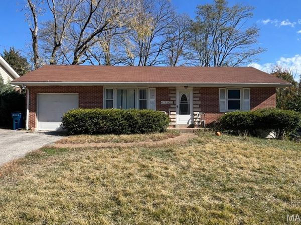 4708 N Hills Lane, St Louis, MO 63121