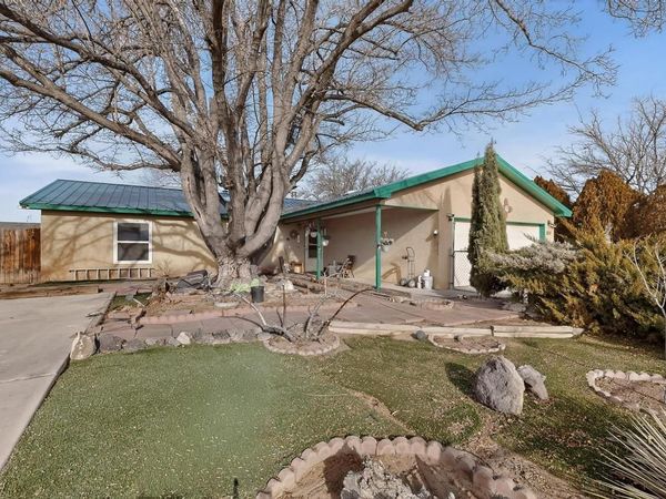 831 Gallahad Street SW, Los Lunas, NM 87031