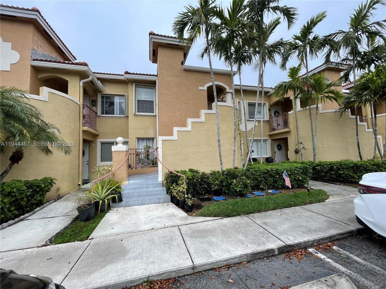 7851 NW 6th St, Unit 203, Pembroke Pines, FL 33024 Photo