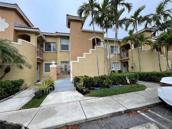 7851 NW 6th St, Unit 203, Pembroke Pines, FL 33024