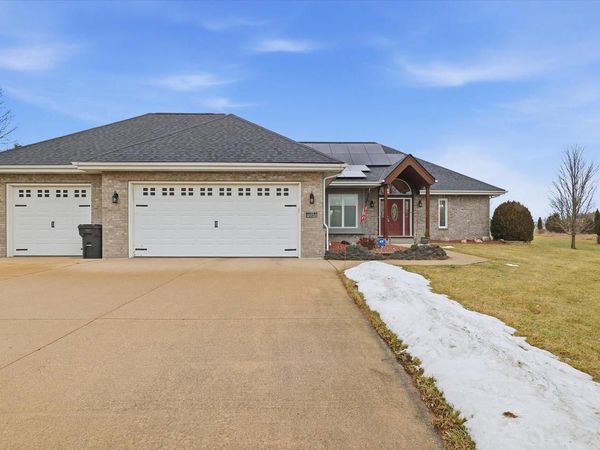 S88W35412 Eagle TERRACE, Eagle, WI 53119