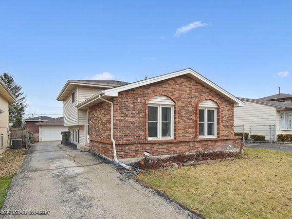 16798 91ST Avenue, Orland Hills, IL 60477