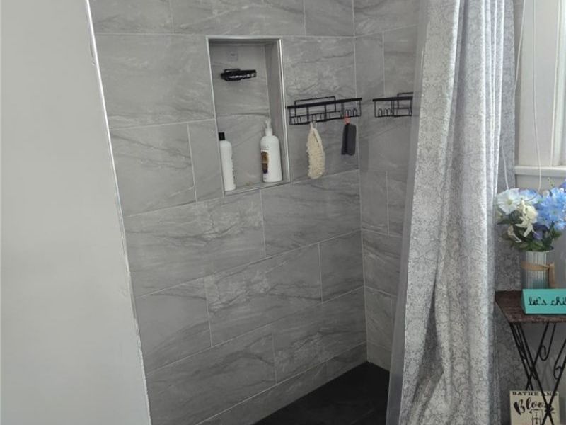 423 Bradley Lane, Youngstown, OH 44504 Photo 16