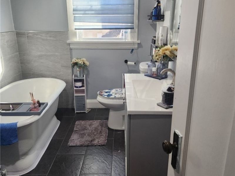 423 Bradley Lane, Youngstown, OH 44504 Photo 22