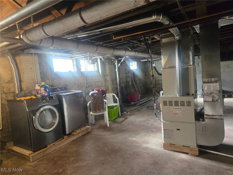 423 Bradley Lane, Youngstown, OH 44504 Photo 27