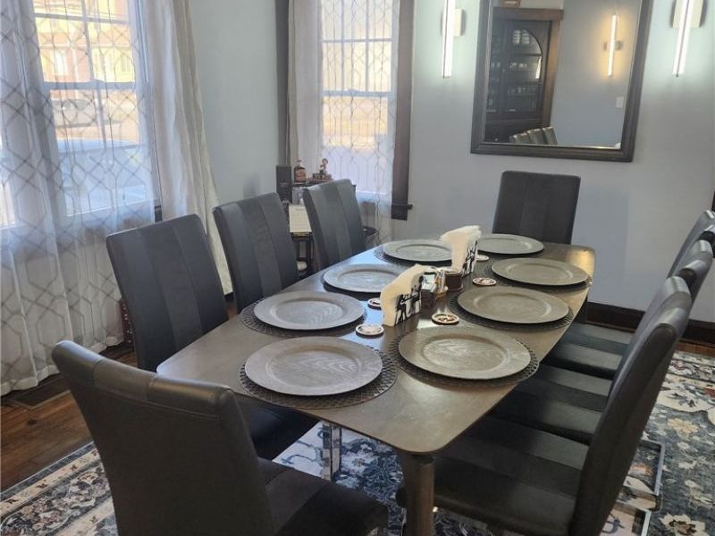 423 Bradley Lane, Youngstown, OH 44504 Photo 3