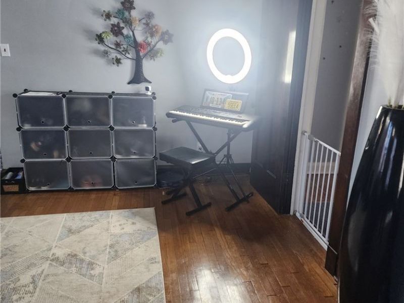 423 Bradley Lane, Youngstown, OH 44504 Photo 7