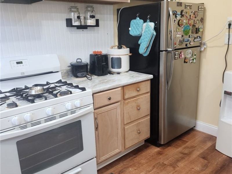 423 Bradley Lane, Youngstown, OH 44504 Photo 8