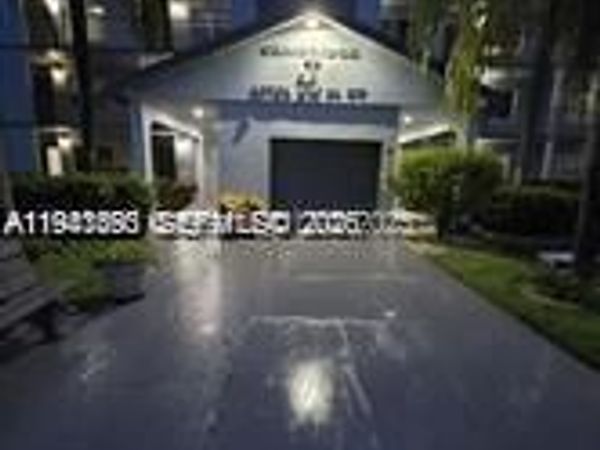 12701 SW 14th St, Unit 312J, Pembroke Pines, FL 33027