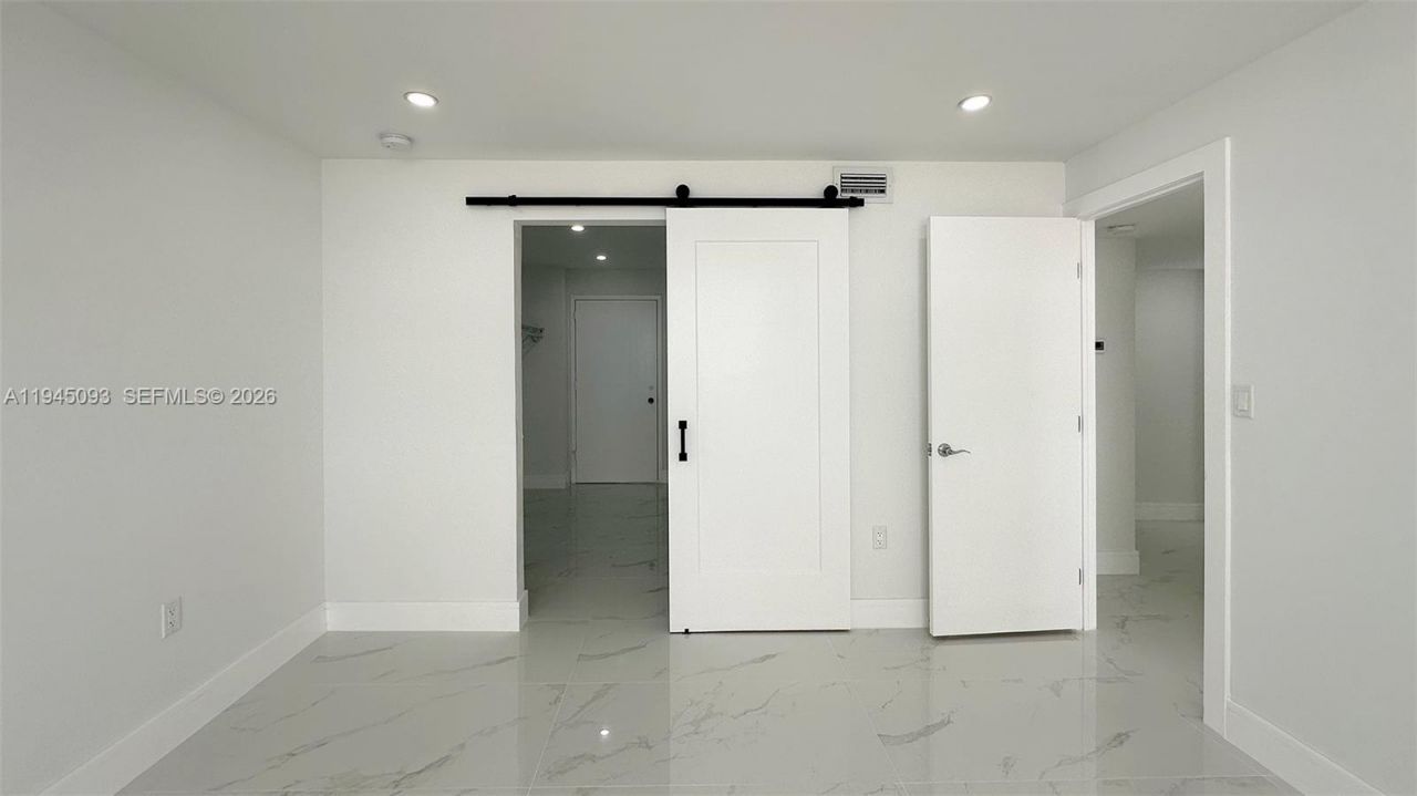 2750 NE 183rd St , Unit 2608, Aventura, FL 33160 Photo