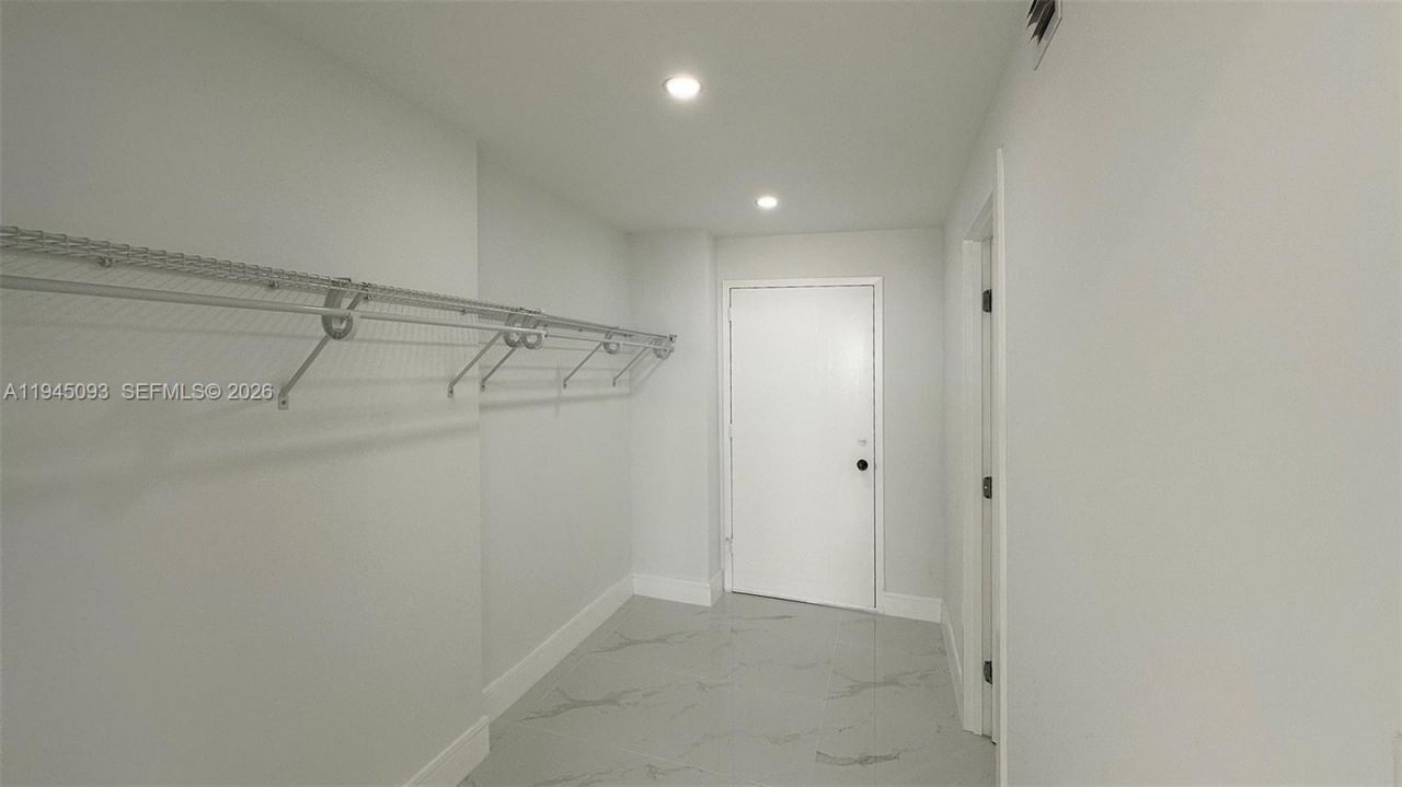 2750 NE 183rd St , Unit 2608, Aventura, FL 33160 Photo