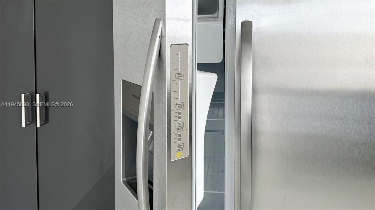 2750 NE 183rd St , Unit 2608, Aventura, FL 33160 Photo