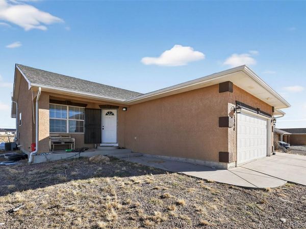1344 N Blazing Star Lane, Pueblo, CO 81007