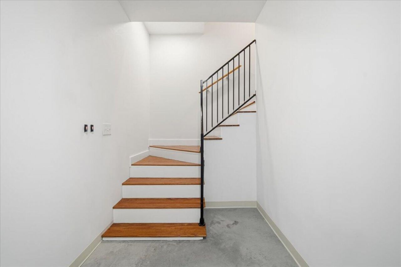 2003 Wharf Landing Court Photo 68