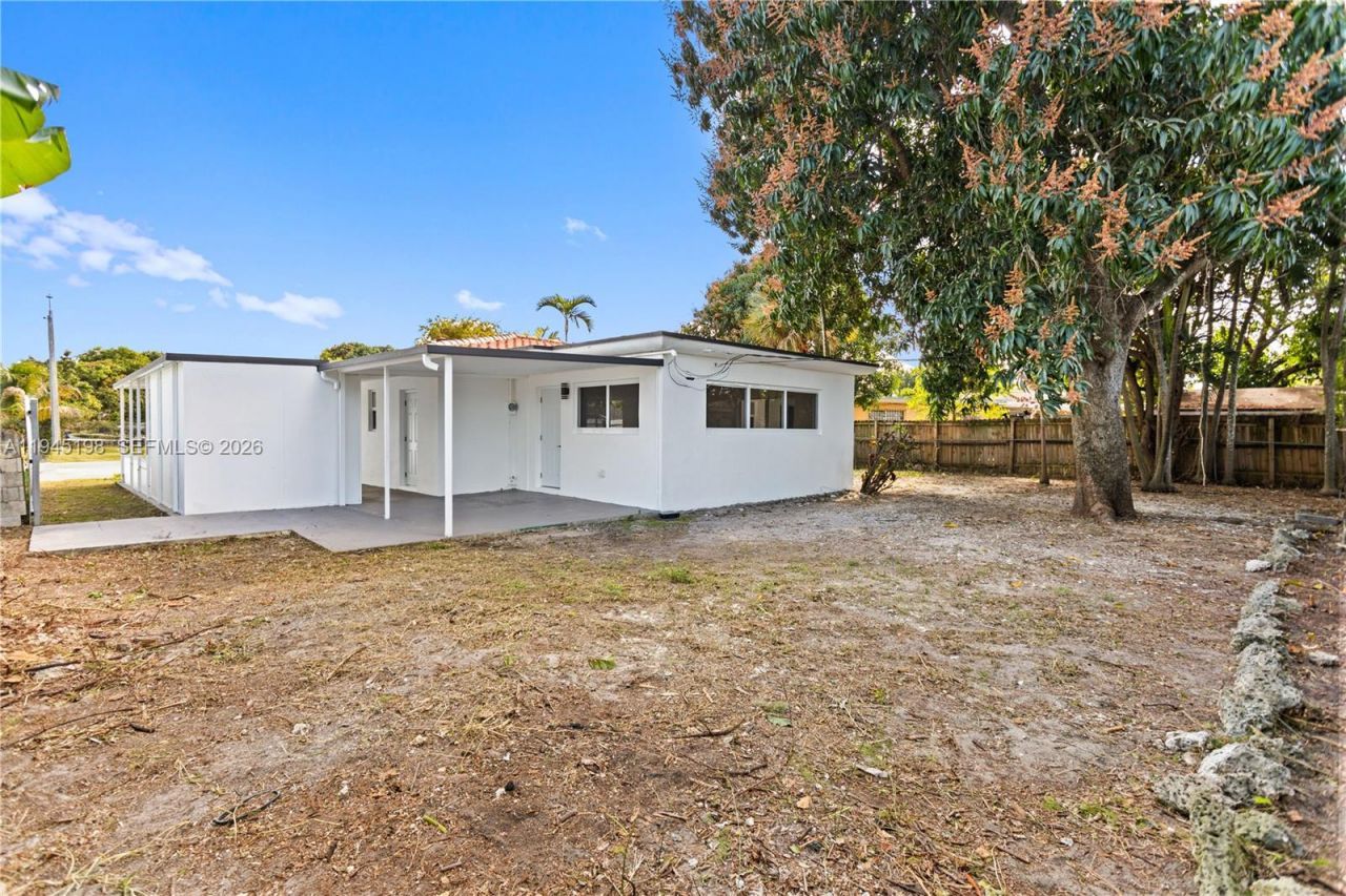 13310 NW 17th Pl, Miami, FL 33167 Photo