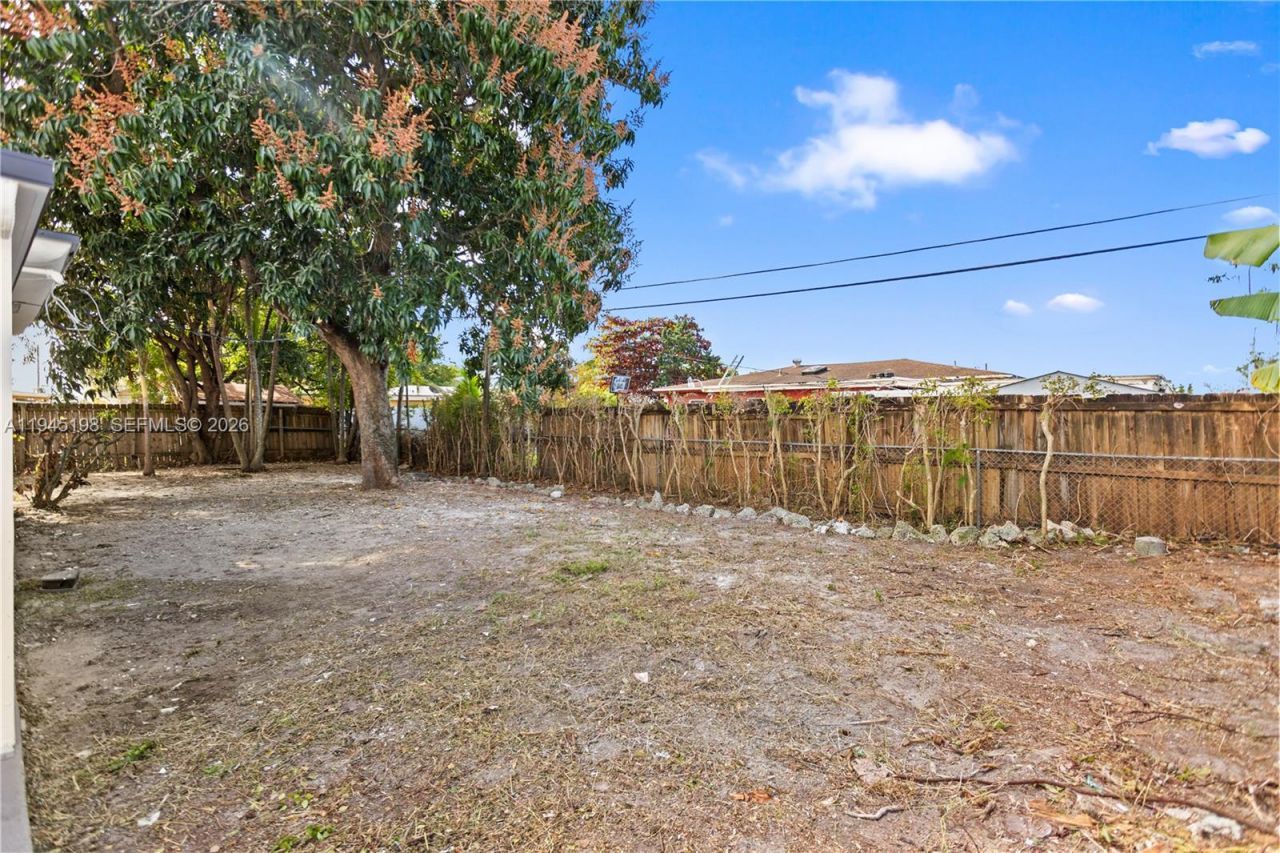 13310 NW 17th Pl, Miami, FL 33167 Photo