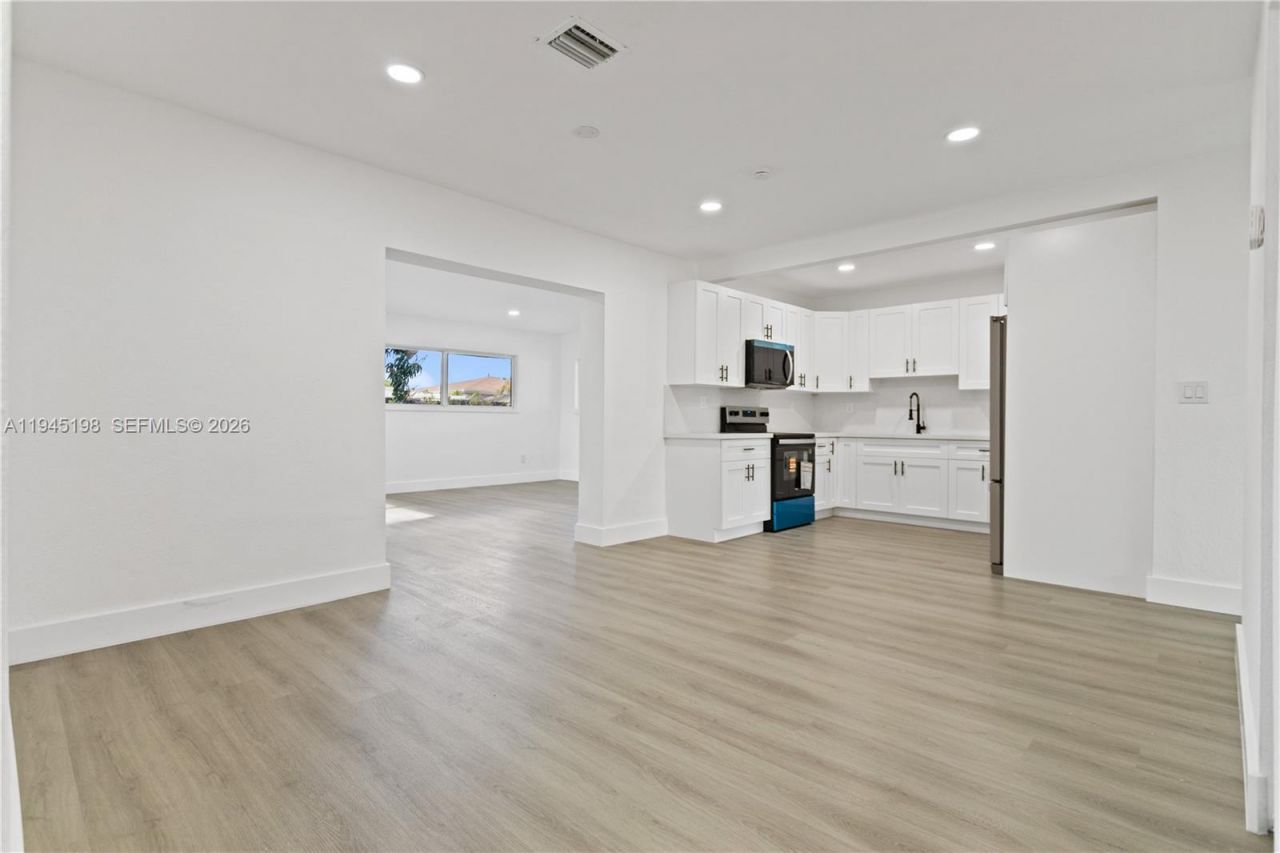 13310 NW 17th Pl, Miami, FL 33167 Photo