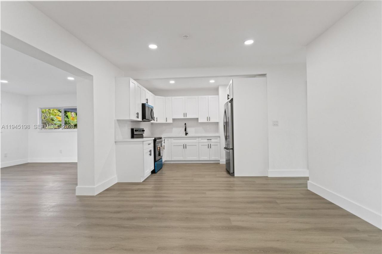 13310 NW 17th Pl, Miami, FL 33167 Photo